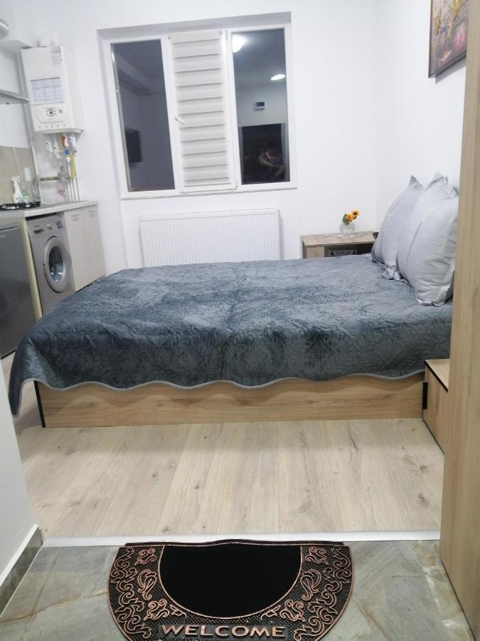 Ady & Marcy Apartamento Onesti Exterior foto