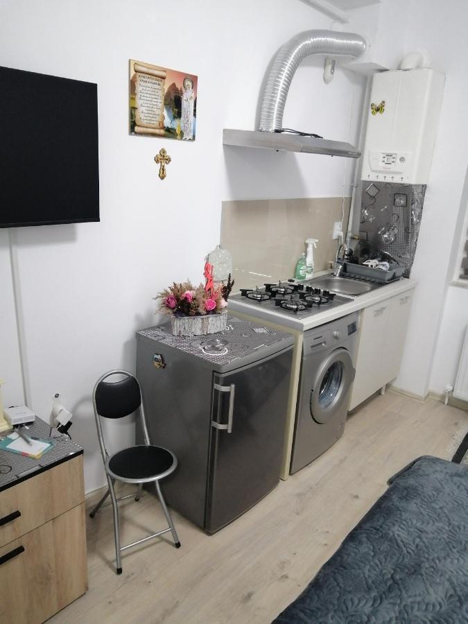 Ady & Marcy Apartamento Onesti Exterior foto