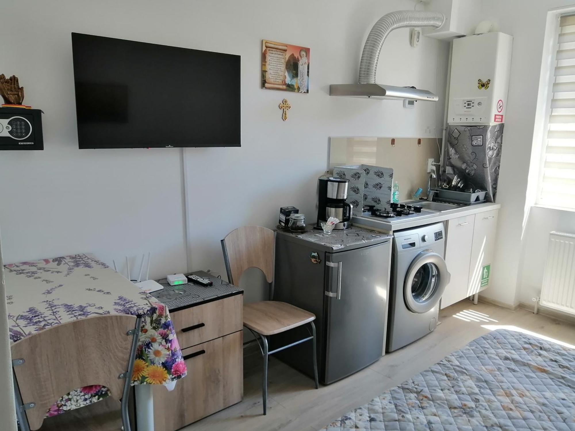 Ady & Marcy Apartamento Onesti Exterior foto